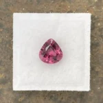 Malaya Garnet 2.55 ct | Pear Shape | Mauve pink | Umba Valley, Tanzania - Image 2